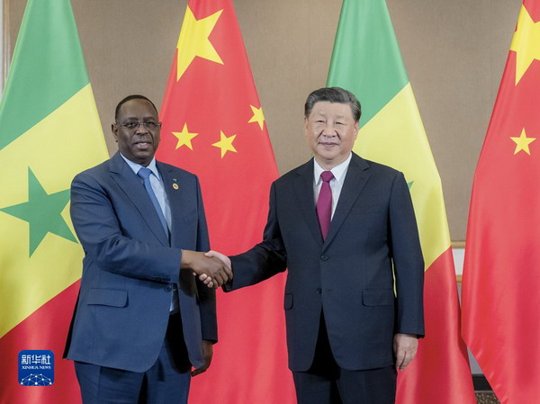 Xi Jinping Meets with Senegalese President Macky Sall